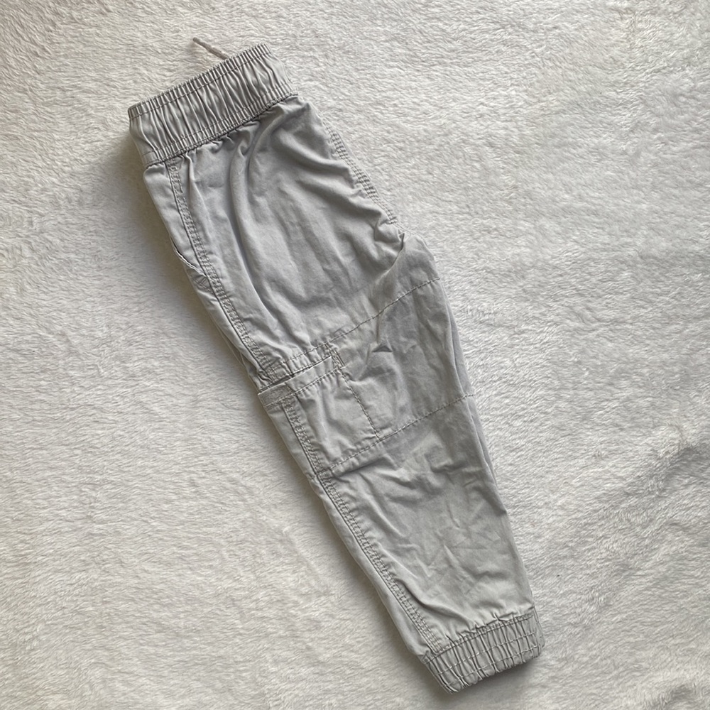 Gray outfit baby bundle (Carters & Old Navy) - Picture 9 of 10